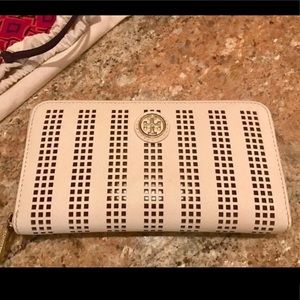 Tory Burch white zip wallet only